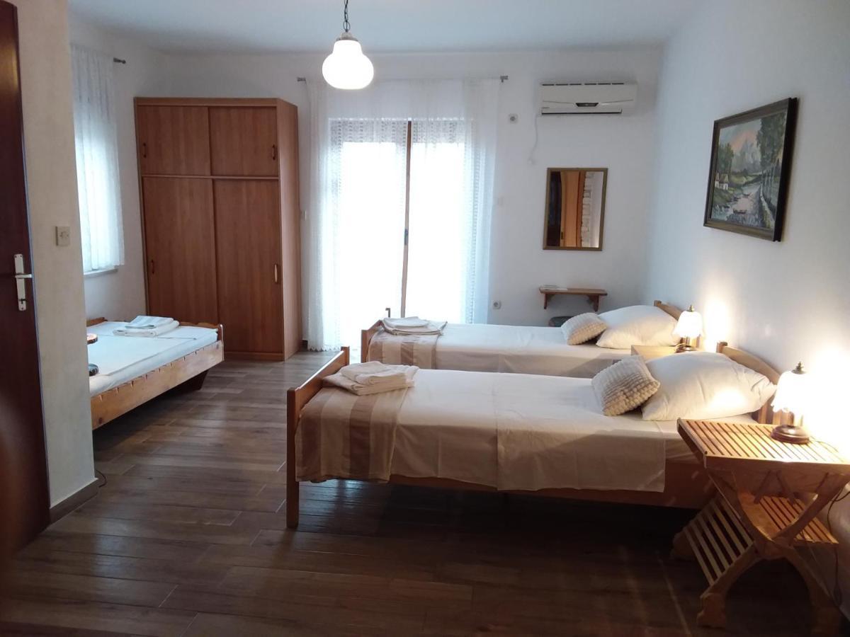 Apartman Tomo Apartment Pula Ngoại thất bức ảnh